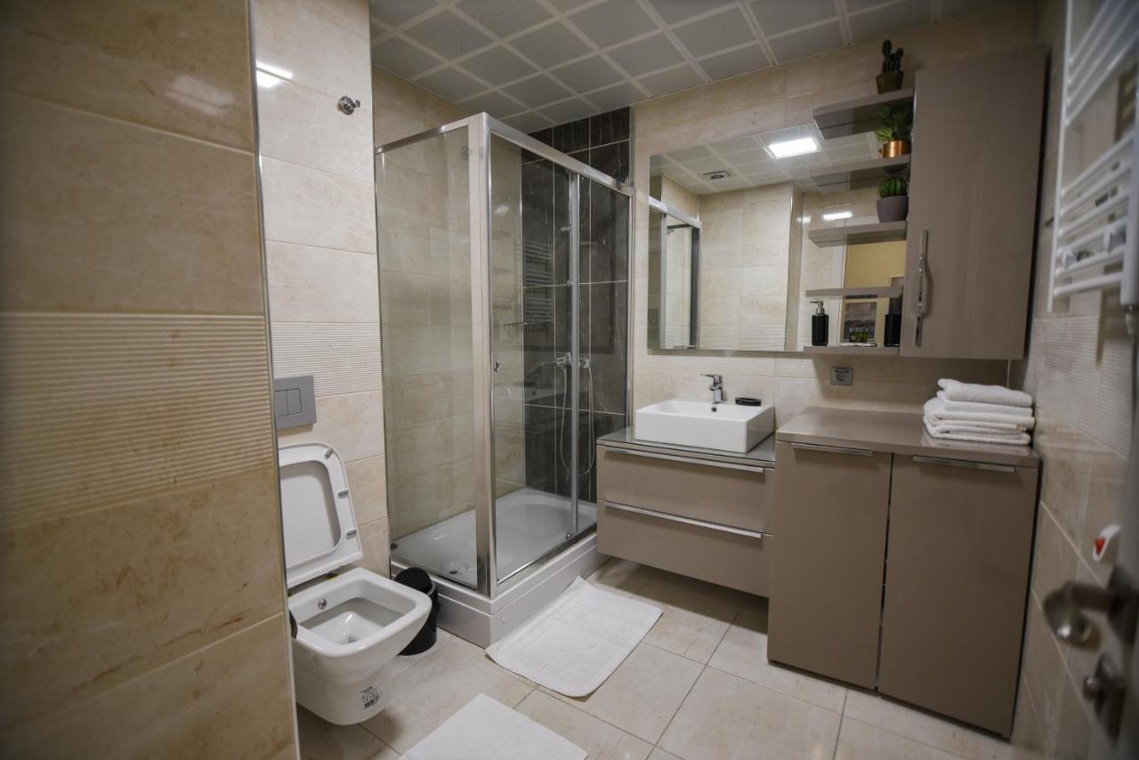 Sky Deluxe Fitness & Spa Скоп'є Екстер'єр фото